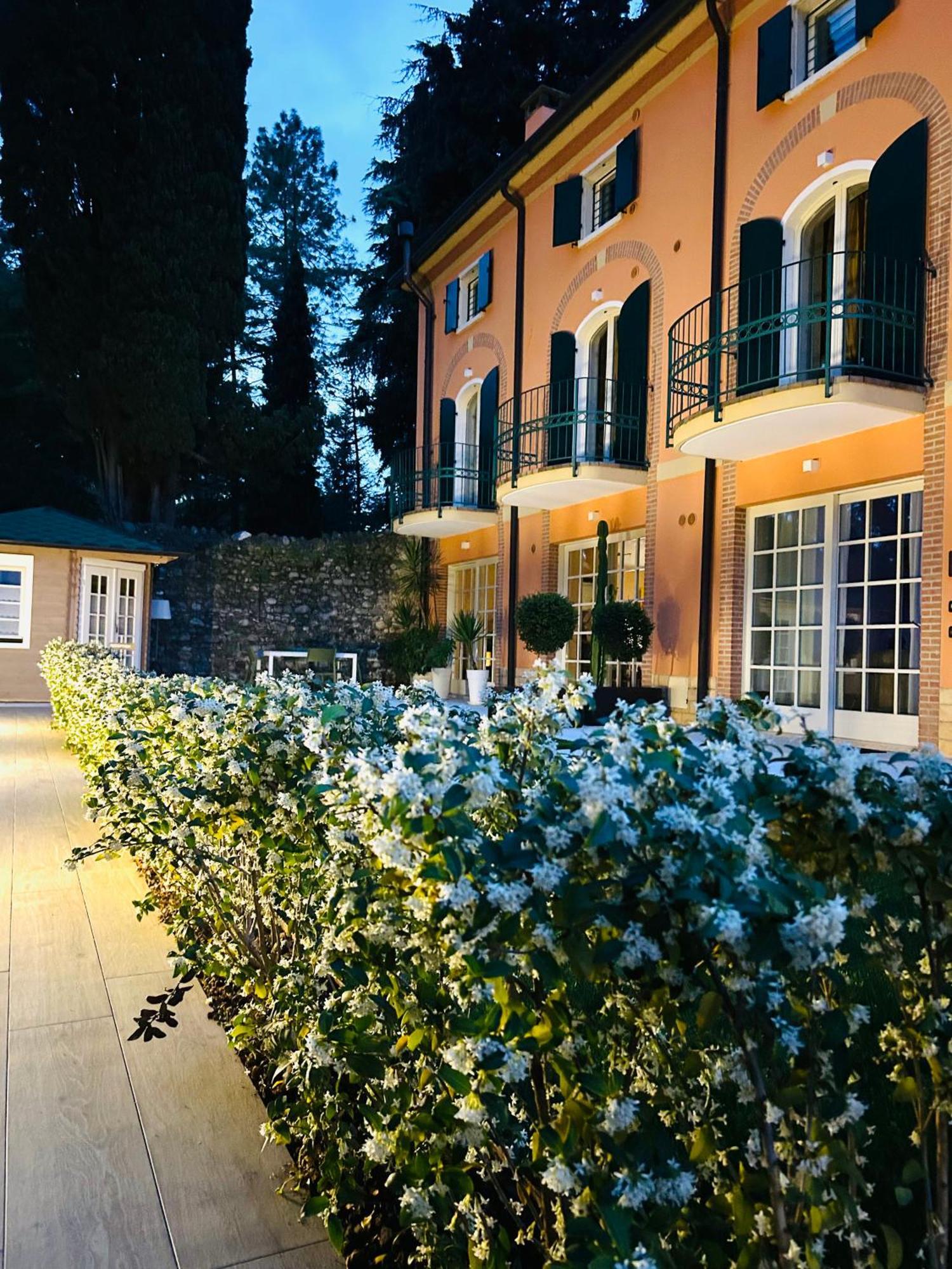 Maison d'hôtes Residenza Eden à Colà Extérieur photo